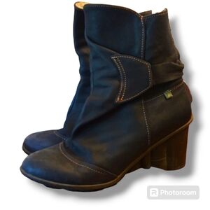 El Naturalista Dark Slate Gray Boots